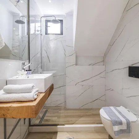 Apartment Groundfloor 2 *