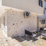Groundfloor 2 Apartment