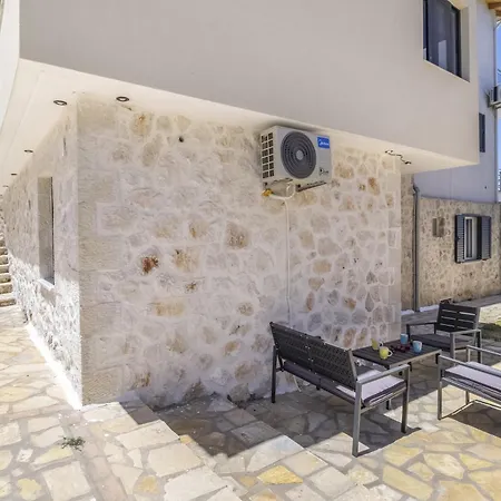 Groundfloor 2 Διαμέρισμα Τσουκαλάδες
